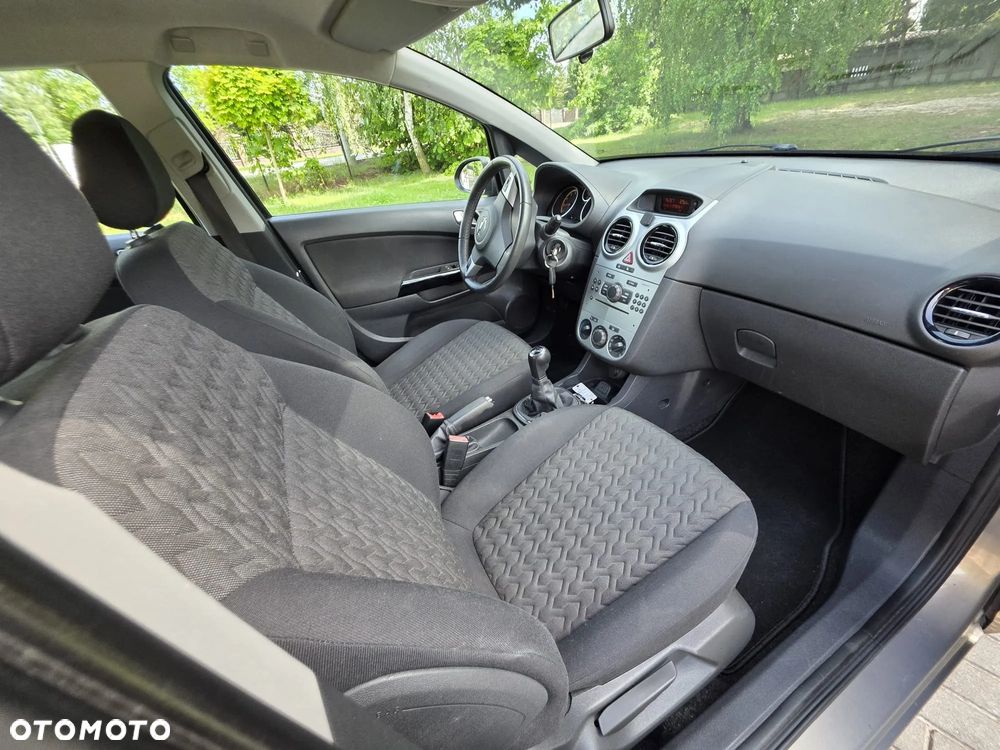 Opel Corsa 1.4 16V Active - 13