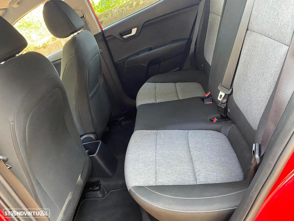 Kia Stonic 1.2 MPi Dynamic - 11