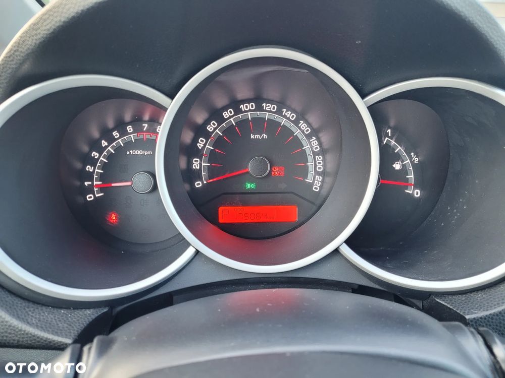 Kia Venga 1.6 CVVT Automatik Vision - 11