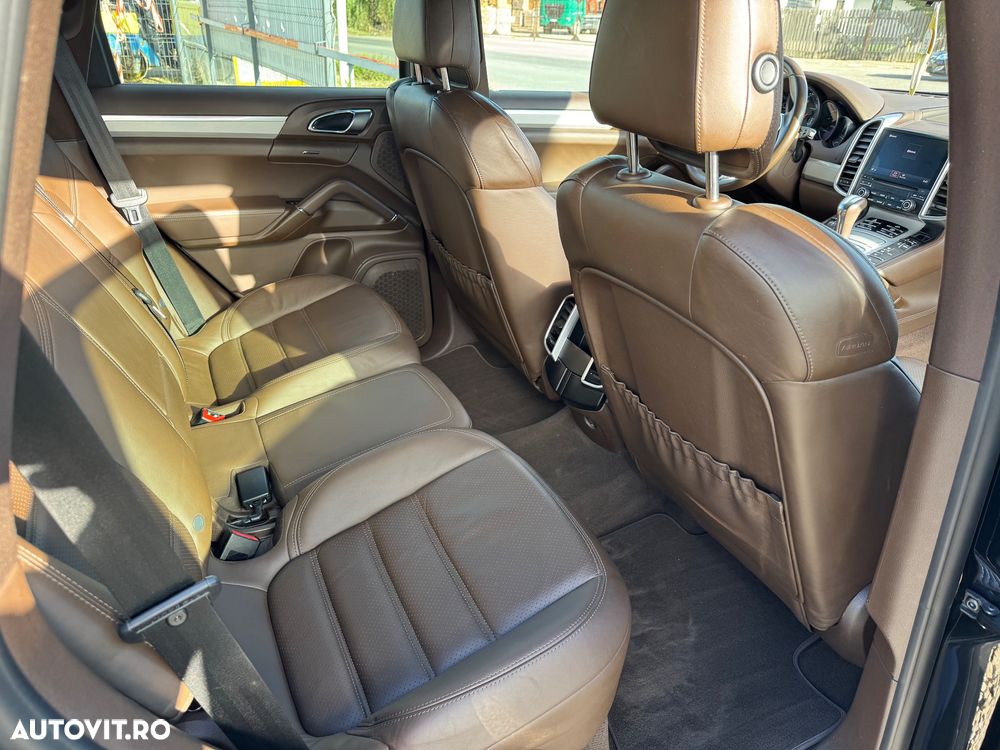 Porsche Cayenne Tiptronic S - 12