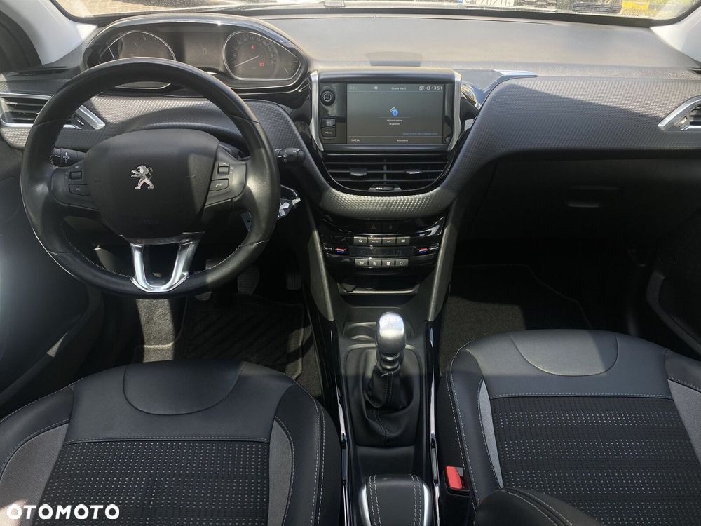 Peugeot 2008 1.2 Pure Tech GPF Allure S&S - 10