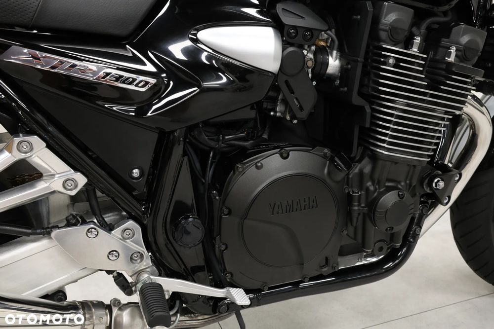 Yamaha XJR - 25