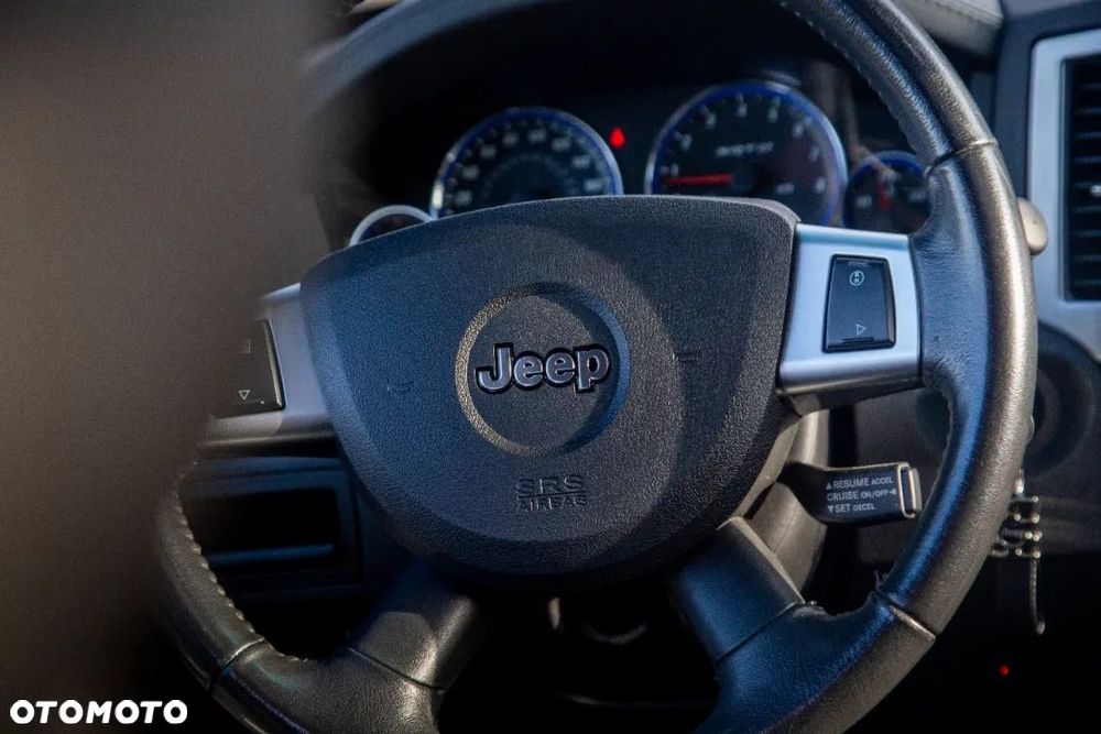 Jeep Grand Cherokee 6.1 V8 SRT8 - 33