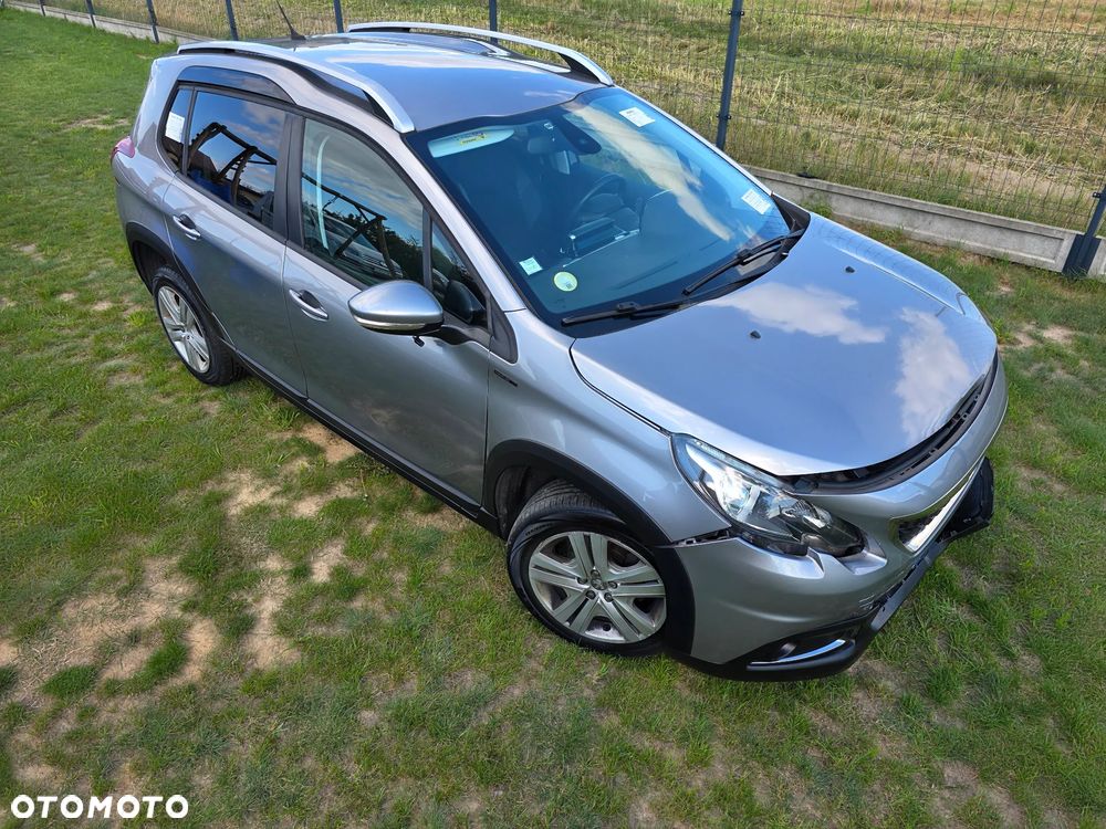 Peugeot 2008 BlueHDi 100 STOP & START Signature - 28