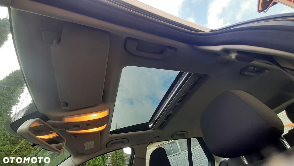 Mercedes-Benz Klasa C 180 BlueEFFICIENCY Elegance - 33