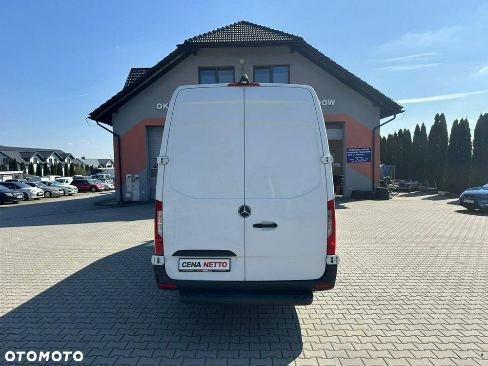Mercedes-Benz Sprinter - 5