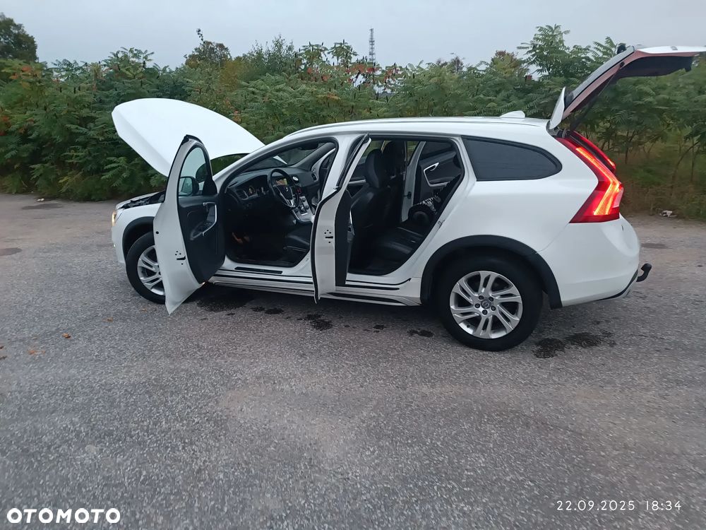 Volvo V60 Cross Country - 30