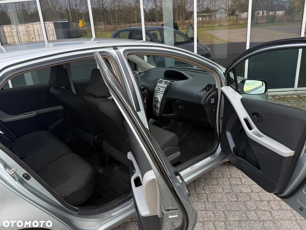 Toyota Yaris 1.3 Luna A/C - 23