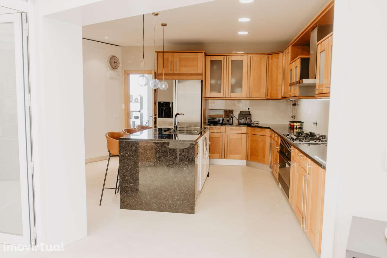 Luxuosa Moradia T5 com Piscina em Alvor, Portimão - Grande imagem: 3/14