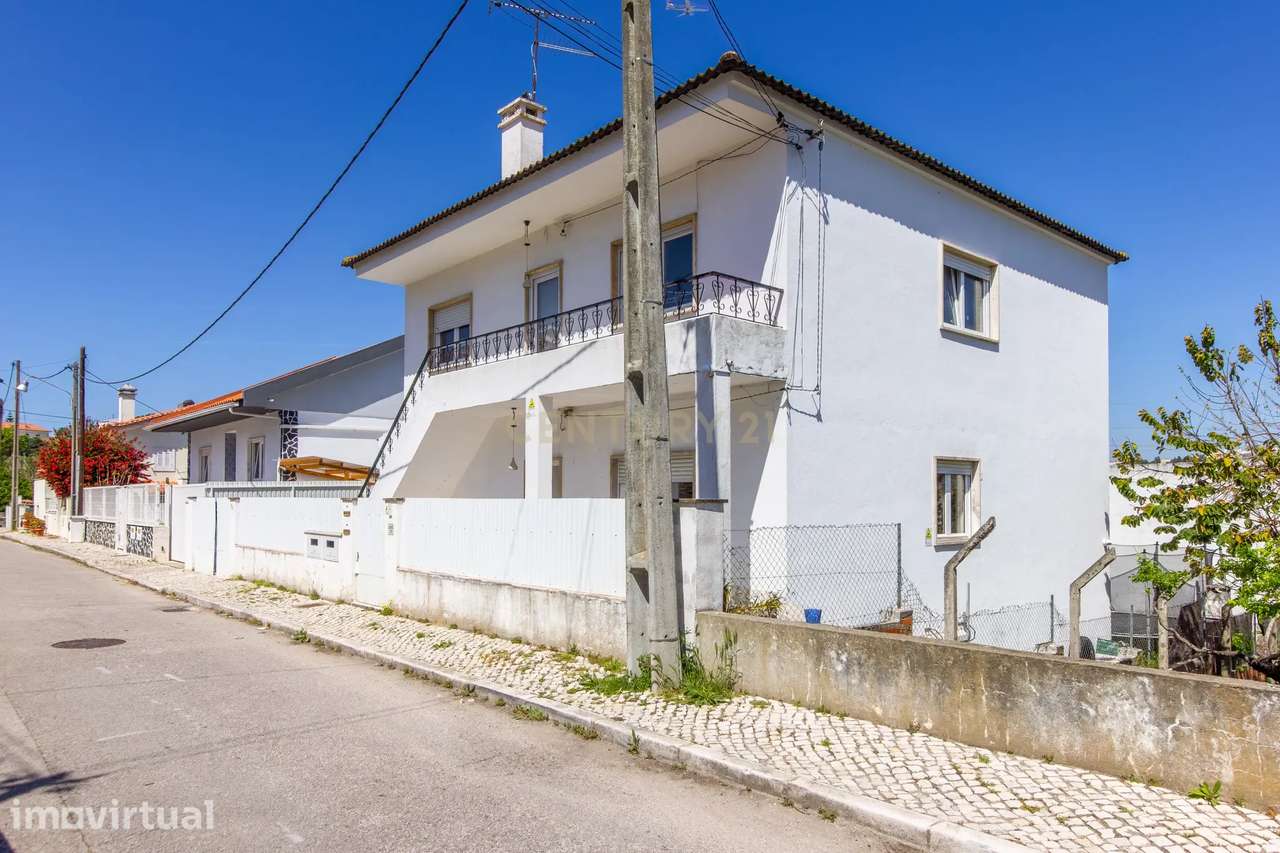 Moradia Isolada T6 Sobreda + cave e sotão - Grande imagem: 4/49