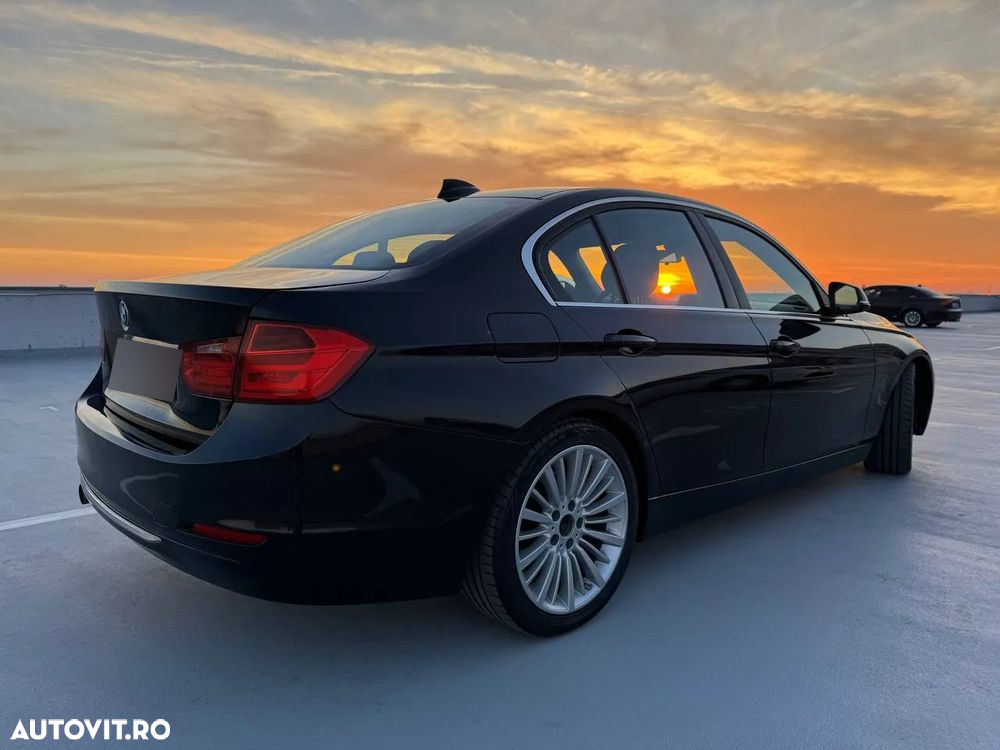 BMW Seria 3 320d Efficient Dynamic Edition Aut. Luxury Line - 13