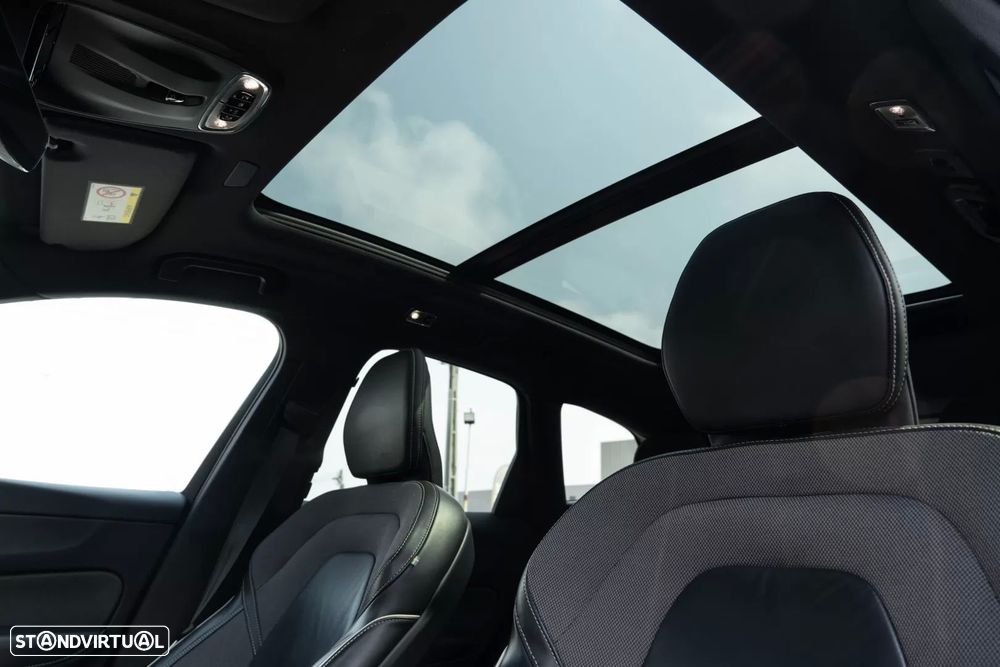 Volvo XC 60 2.0 B5 R-Design - 16
