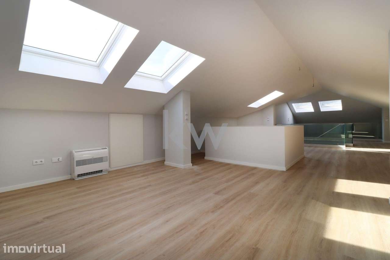 Exclusivo T3 com Mezzanine e 3 Suítes – Centro de Carcavelos - Grande imagem: 3/60