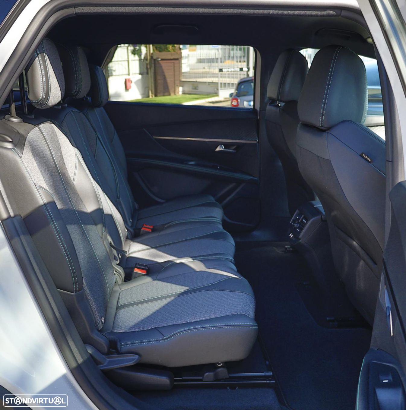 Peugeot 5008 1.5 BlueHDi Allure EAT8 - 4