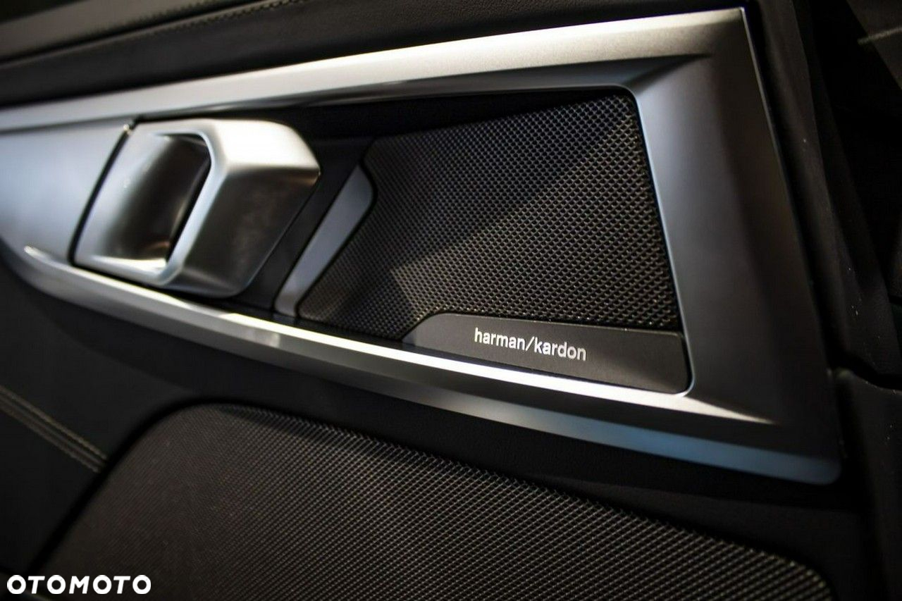 BMW Seria 8 - 18