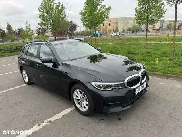 BMW Seria 3 320d xDrive Advantage sport