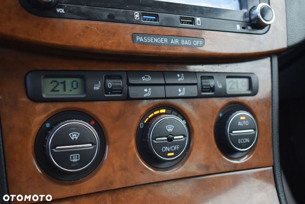 Volkswagen Passat - 30