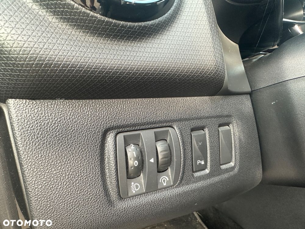 Renault Clio 1.2 16V Limited - 11