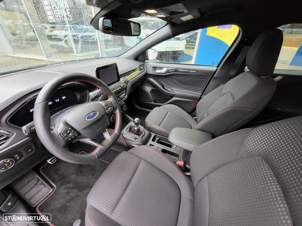 Ford Focus SW 1.0 EcoBoost MHEV ST-Line X - 11