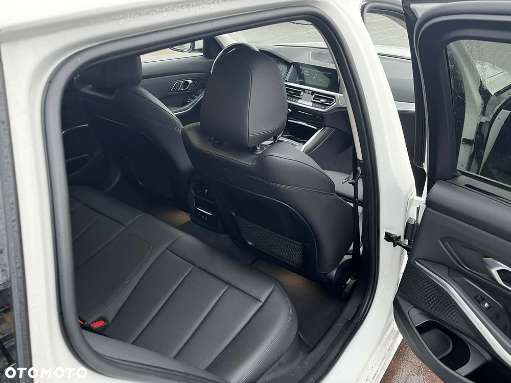 BMW Seria 1 120d M Sport - 12