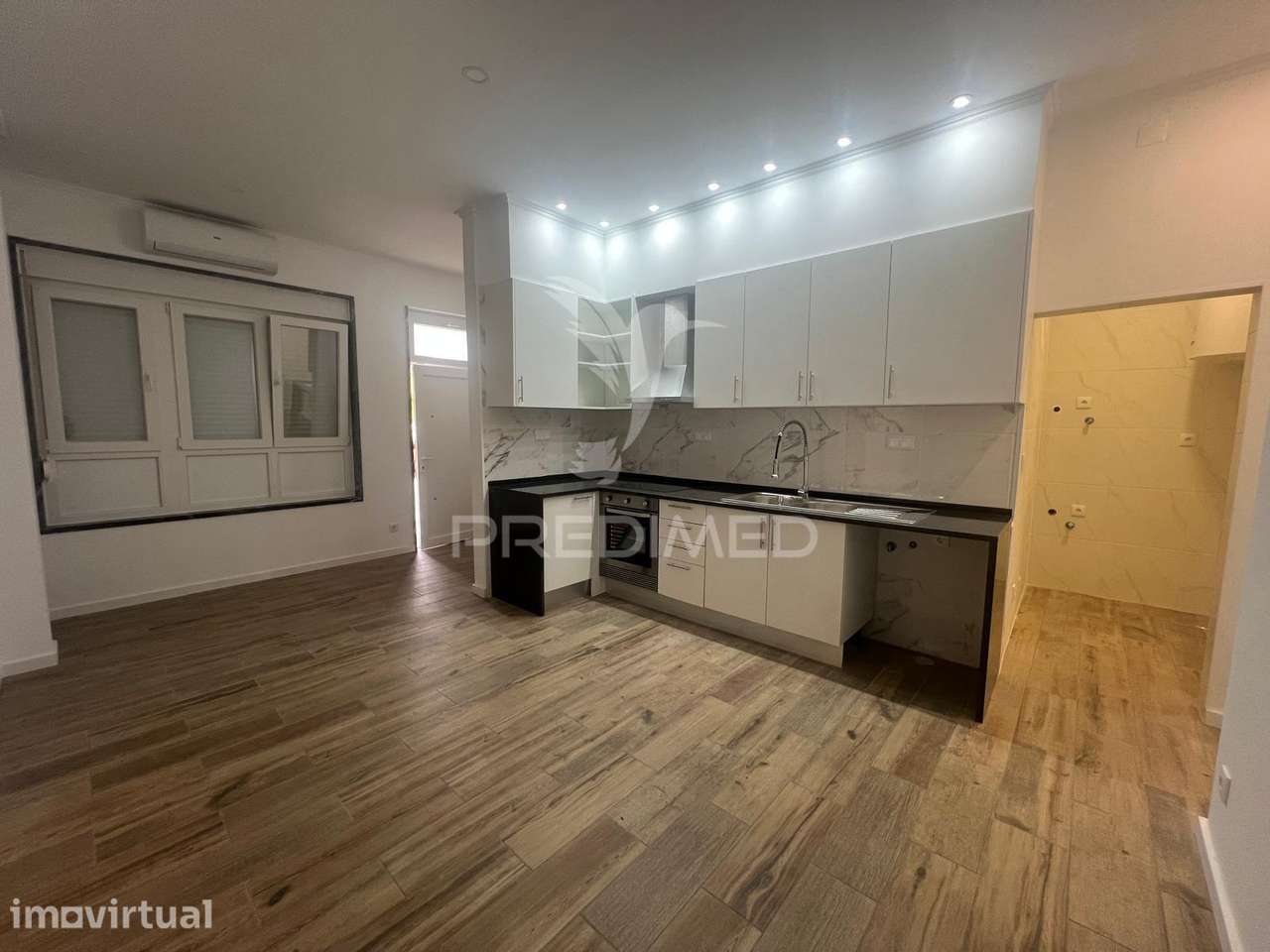 Apartamento T2 totalmente remodelado com suíte – Baixa da Banheira - Grande imagem: 2/14