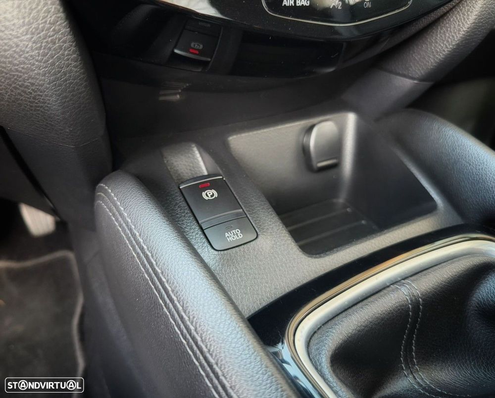 Nissan Qashqai 1.5 dCi N-Connecta J18 - 17