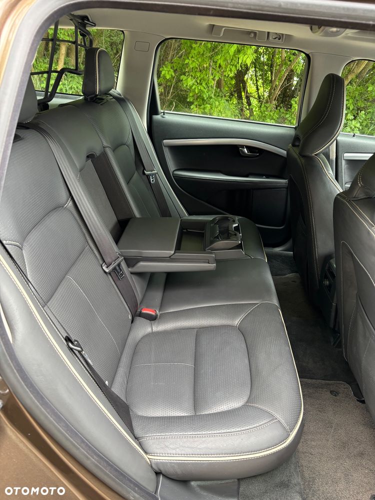 Volvo XC 70 - 25