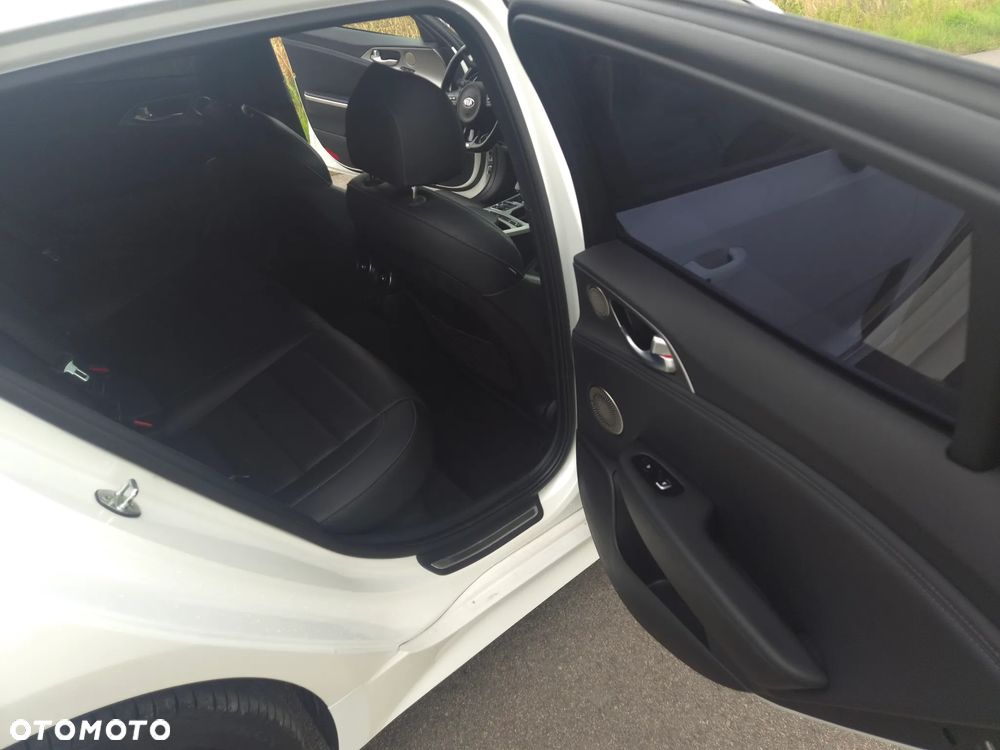 Kia Stinger 3.3 T-GDI AWD GT - 27