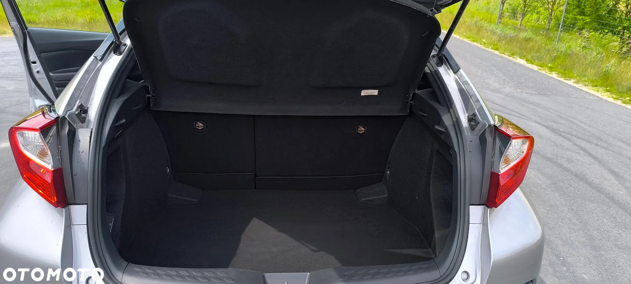 Toyota C-HR 1.8 Hybrid Dynamic - 12