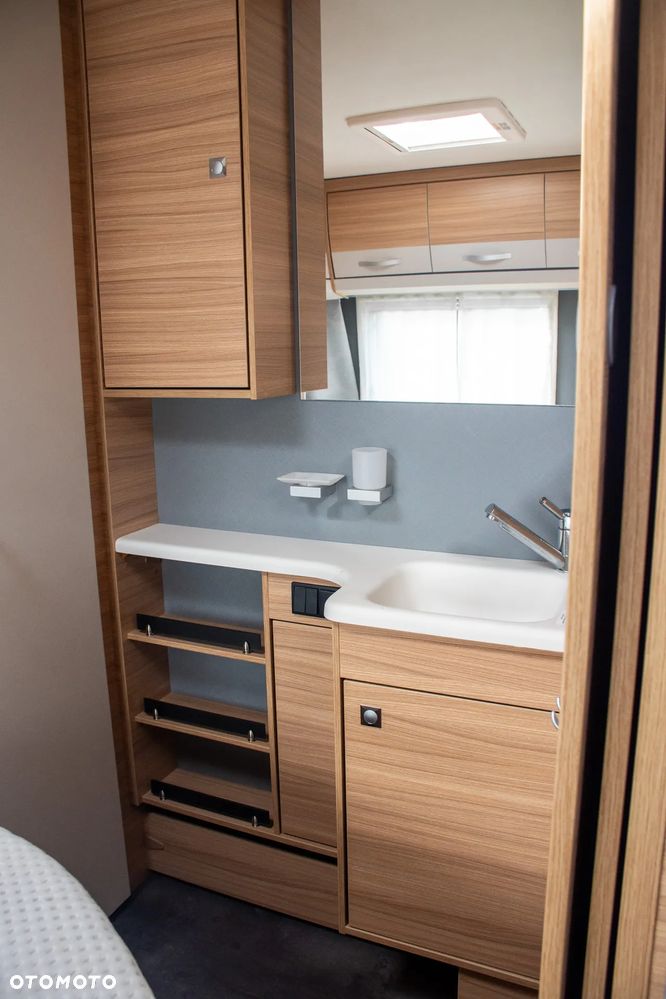 Dethleffs 730FKR Camper - 28