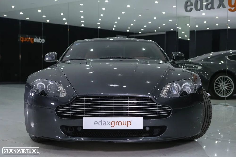 Aston Martin Vantage Coupé V8 Sportshift — fotografia 11