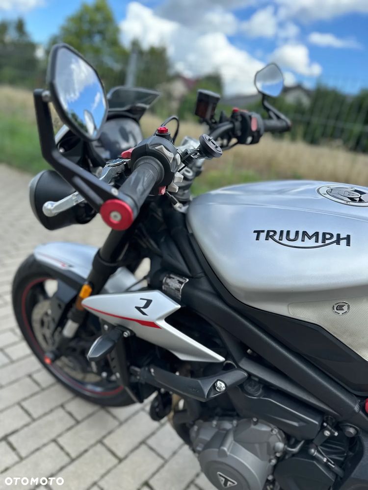Triumph Street Triple - 12