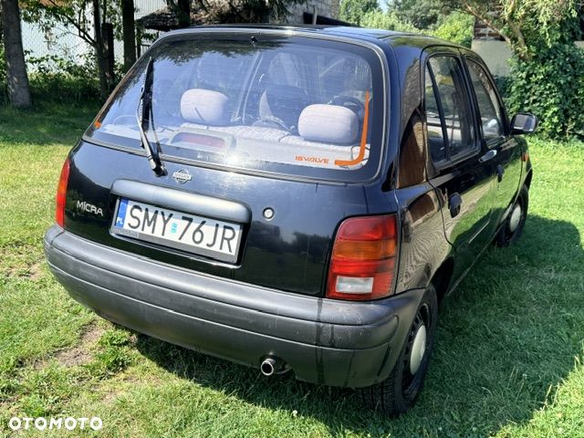 Nissan Micra 1.0 L - 6