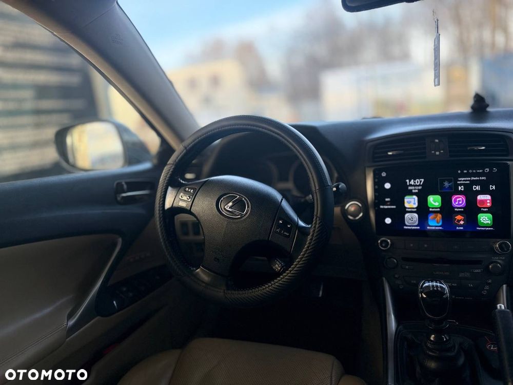 Lexus IS 220d Luxury Line - 11