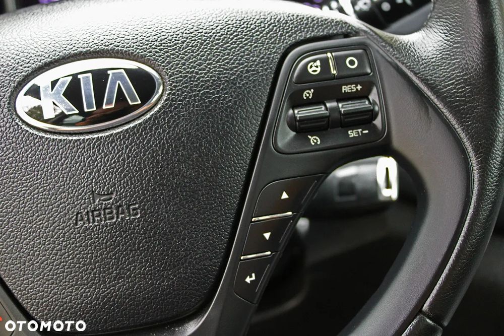 Kia Ceed 1.6 CRDi 128 Fifa World Cup Edition - 29