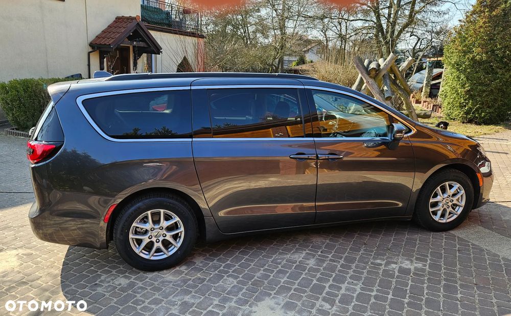 Chrysler Pacifica - 5