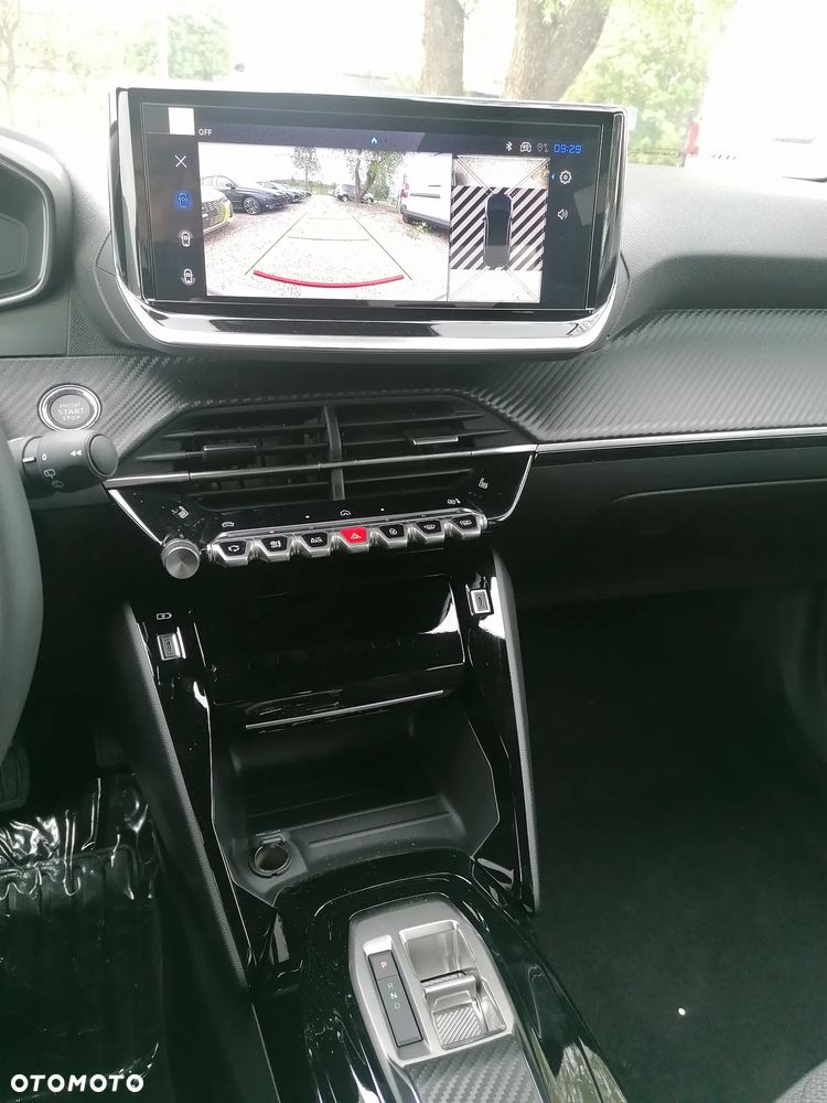 Peugeot 2008 PureTech mHEV Allure e-DCS6 - 8