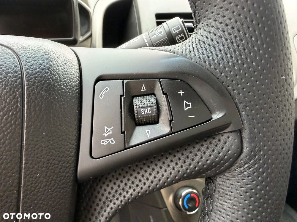 Chevrolet Aveo 1.2 LT+ - 24