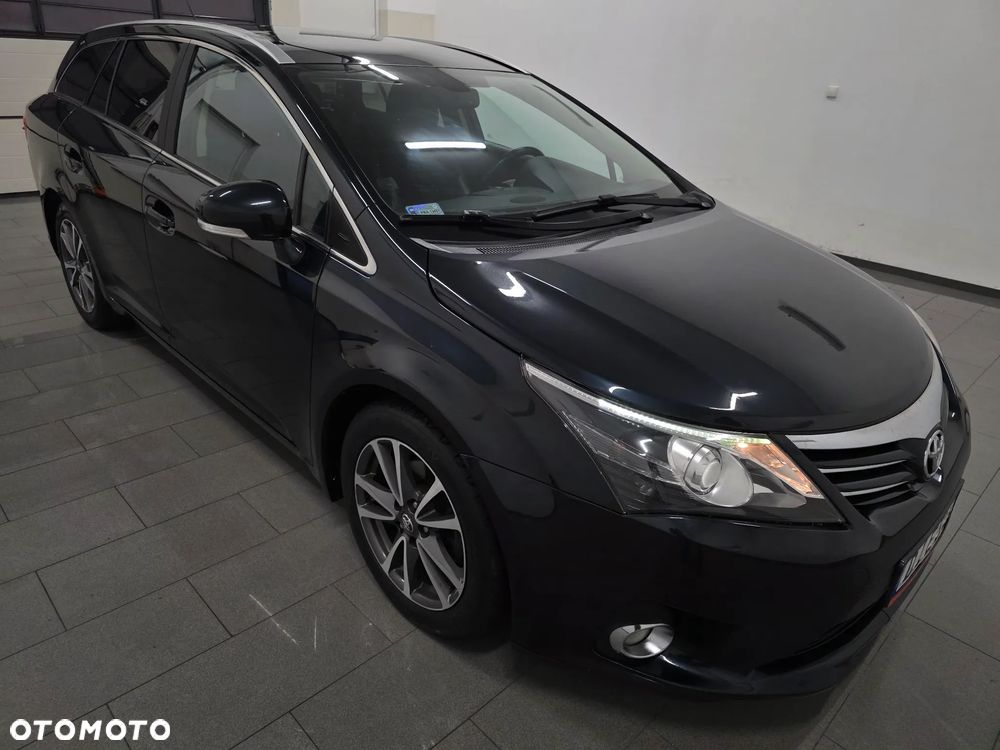 Toyota Avensis 2.0 D-4D Sol Premium - 32