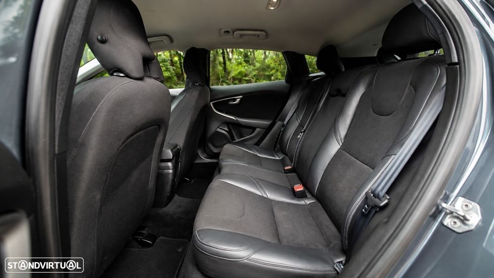 Volvo V40 - 18