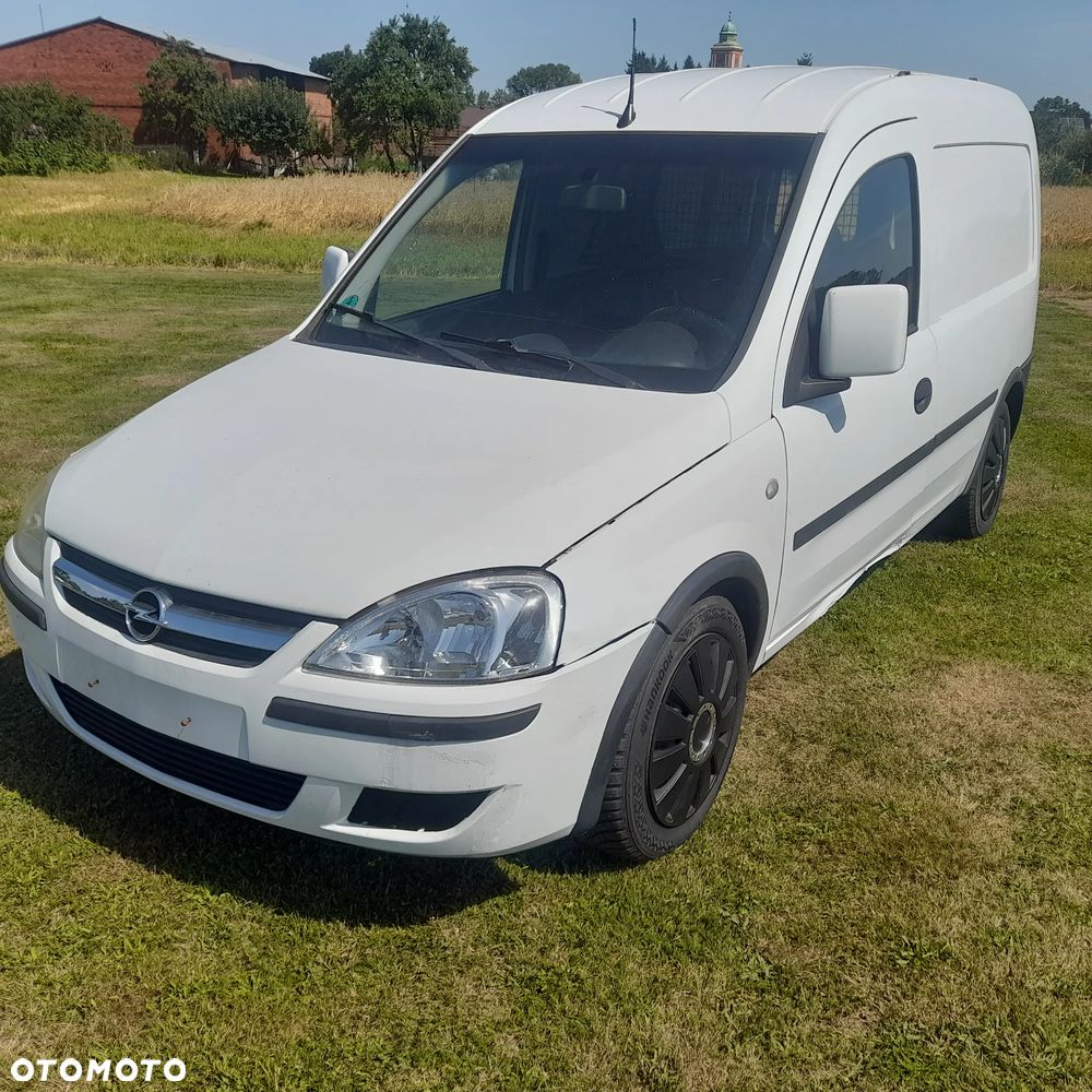 Opel Combo Tour - 1