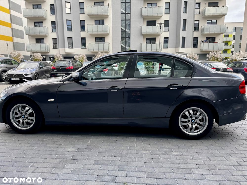 BMW Seria 3 318d - 4