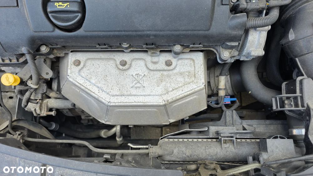 Peugeot 207 - 23