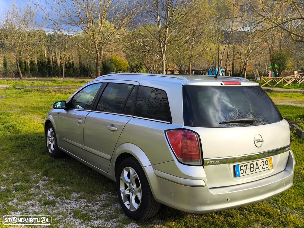 Opel Astra Caravan 1.9 CDTi Cosmo - 3