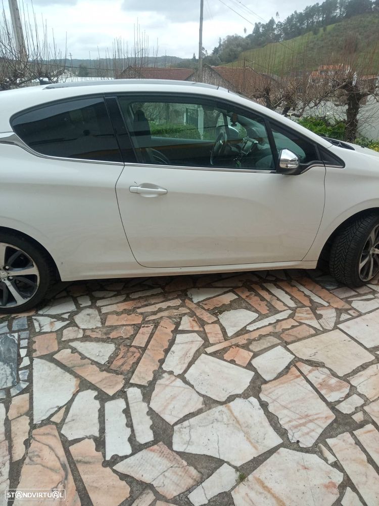 Peugeot 208 1.6 e-HDi Allure - 3