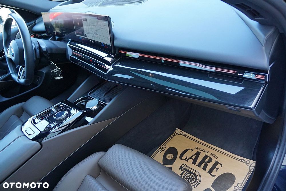 BMW Seria 5 520d xDrive - 13
