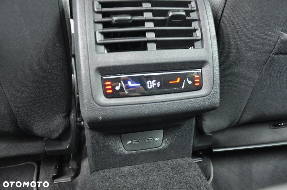 Volkswagen Golf - 27