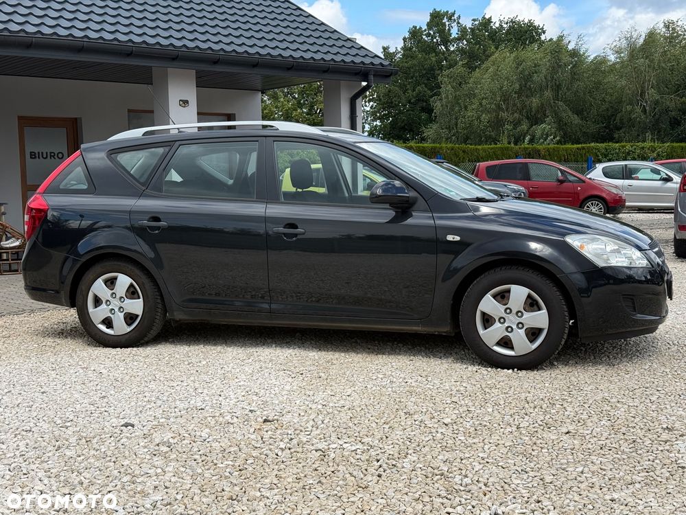 Kia Ceed 1.6 L - 9
