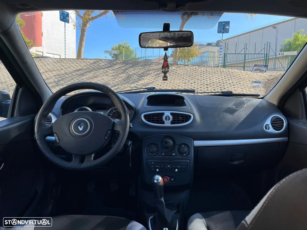 Renault Clio 1.5 dCi GT - 11