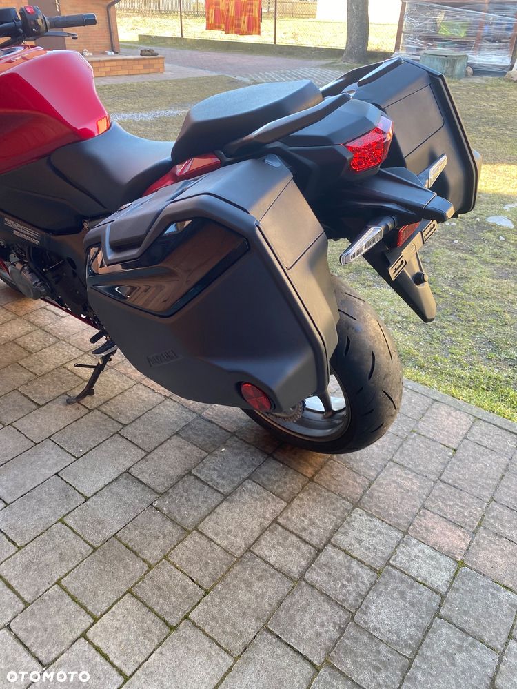 Suzuki GSX 1000 - 13